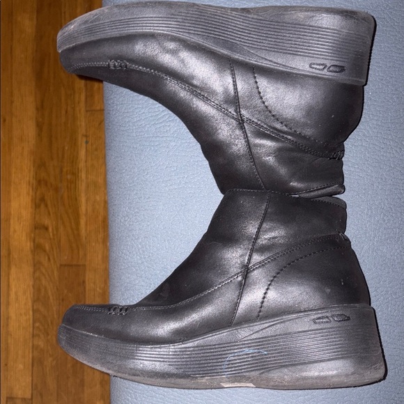 Skechers Women's, Pier-Lite - Natural Charm Boot Preowned Condition - Picture 4 of 7